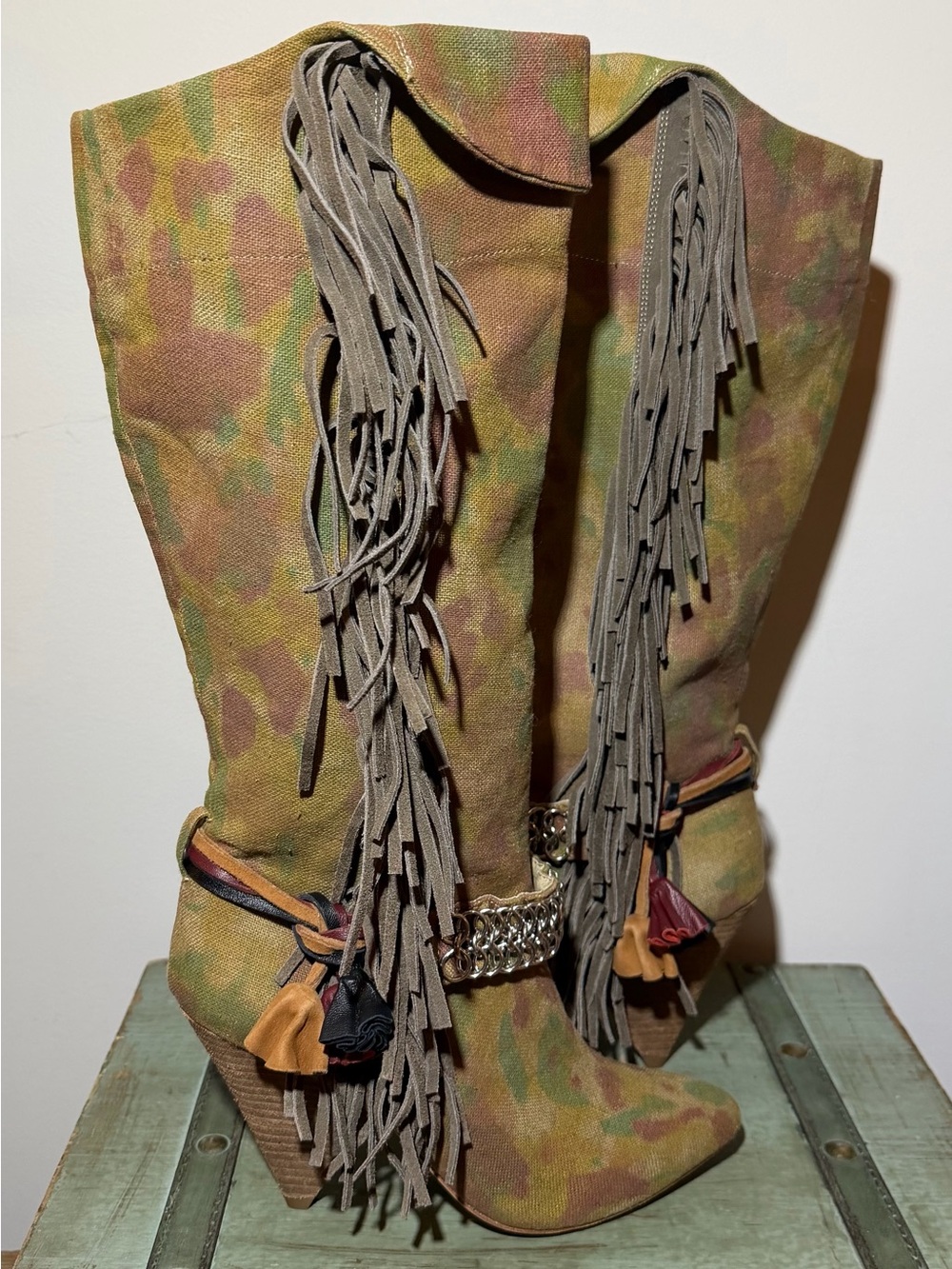 ZiGiny Lauren Camouflage Fringe Knee High Boots
Women’s Size 8